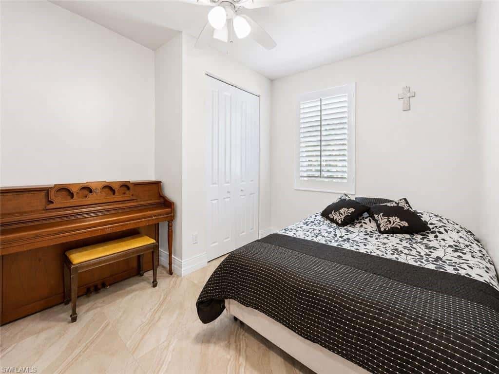 556 6th St, Naples, photo 30