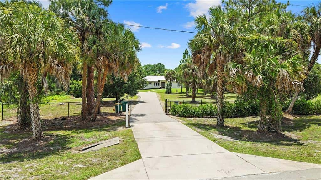 556 6th St, Naples, photo 44