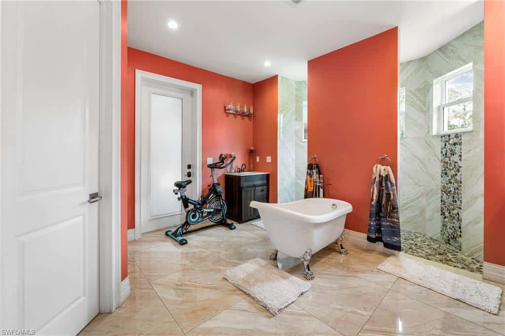 556 6th St, Naples, photo 25