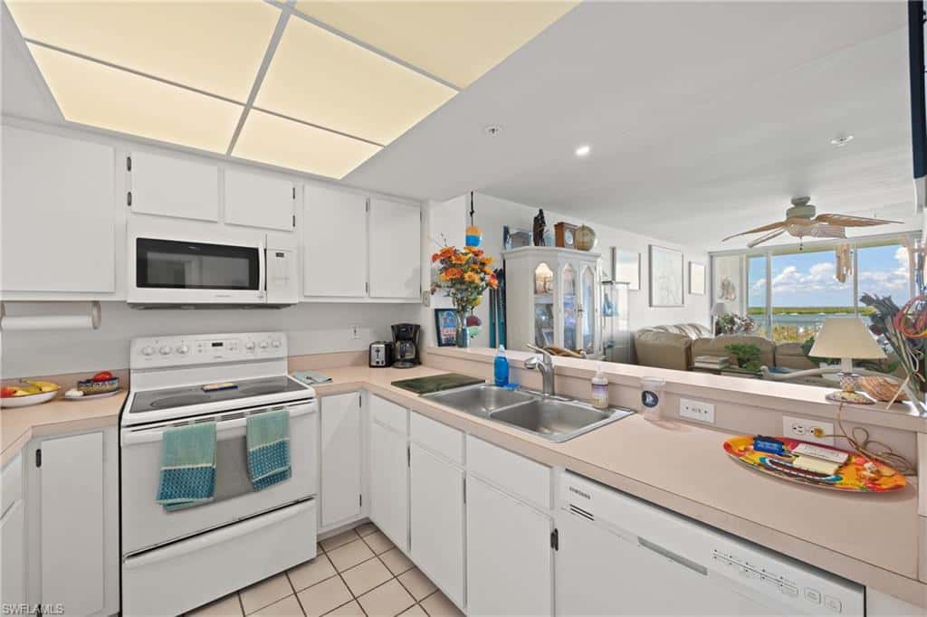 345 Mango St #605, Fort Myers Beach, photo 19