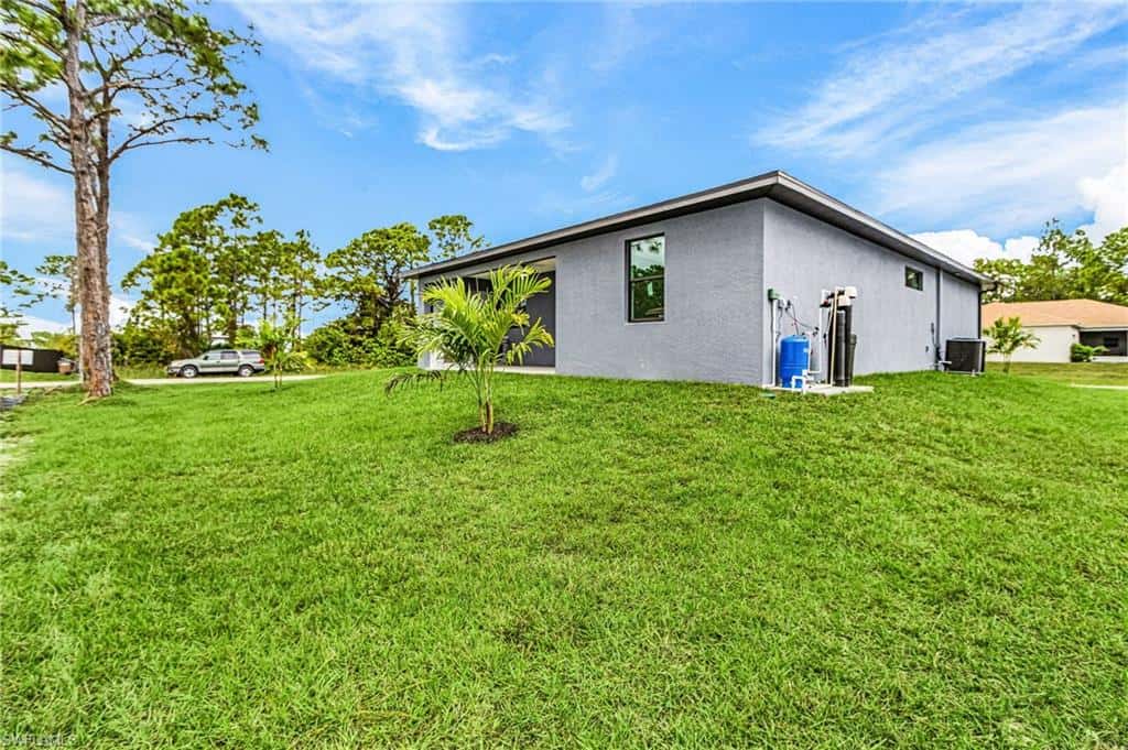 614 9th St, Cape Coral, photo 18