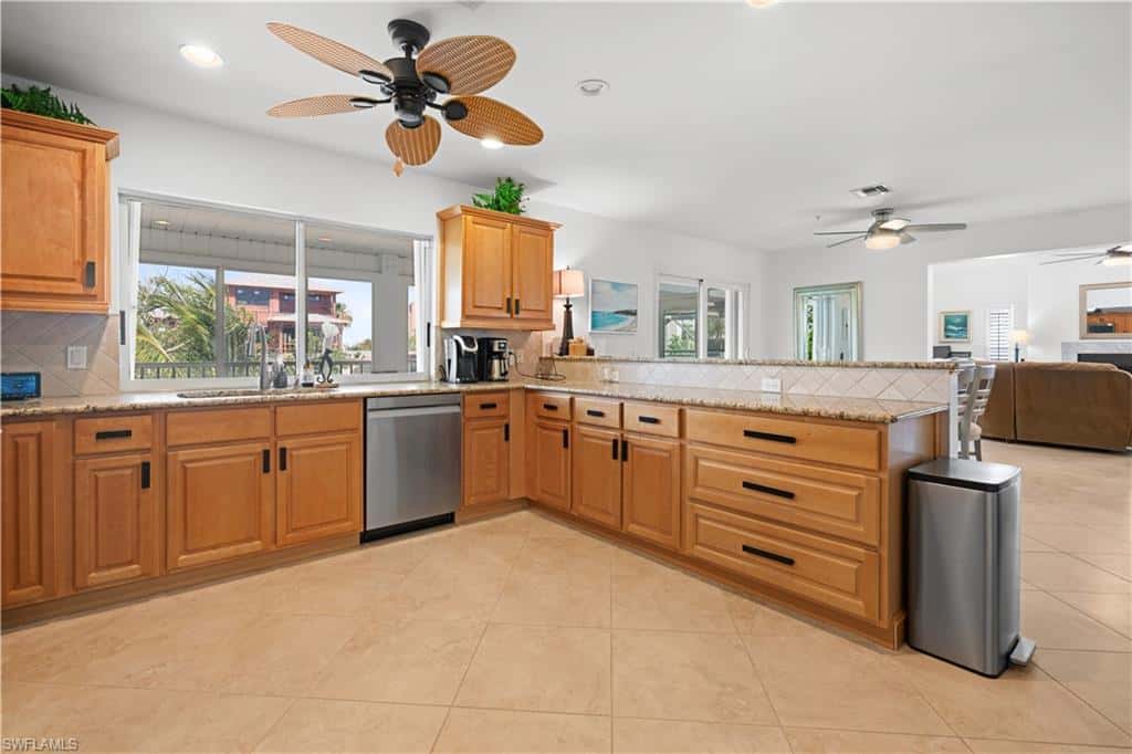 116 Sand Dollar Dr, Fort Myers Beach, photo 6