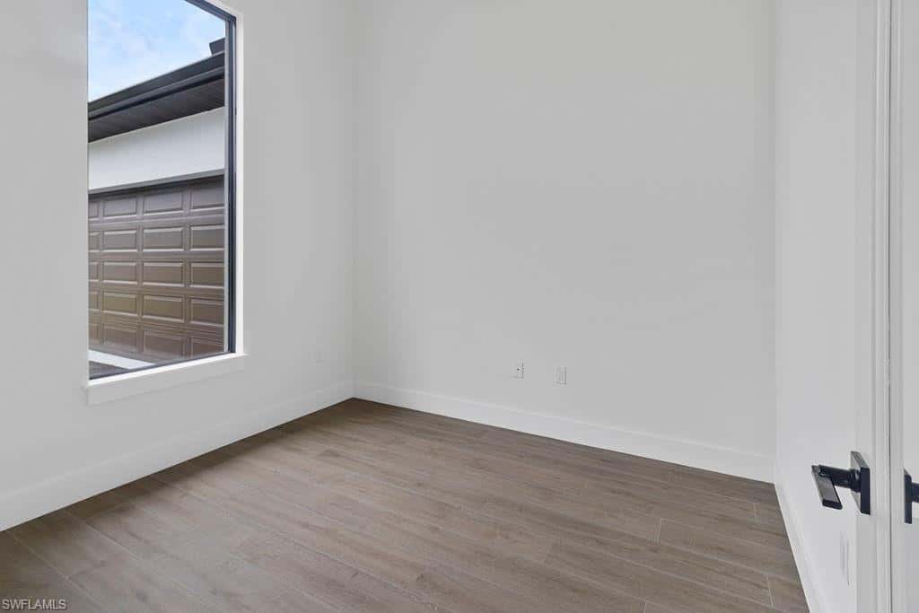 562 20th St, Naples, photo 7