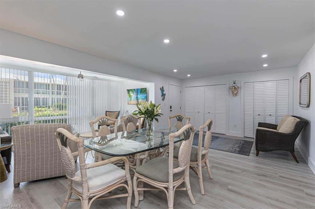 2100 Gulf Shore Blvd #111, Naples, photo 7