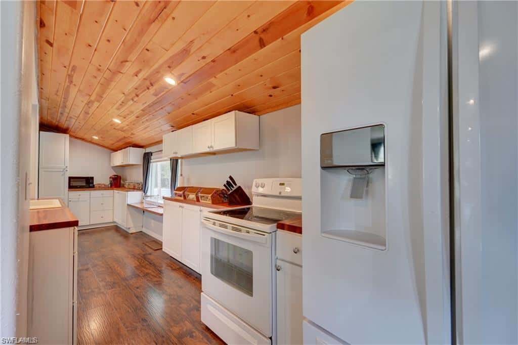 985 Honeybee Dr, Naples, photo 11