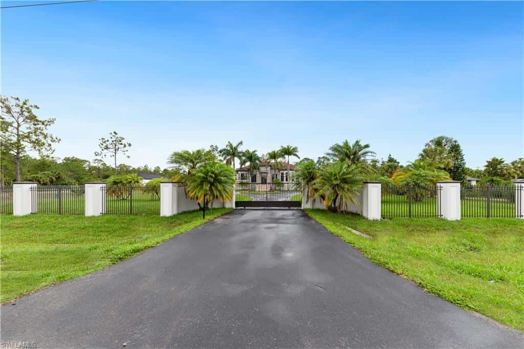 1361 Golden Gate Blvd, Naples, photo 7