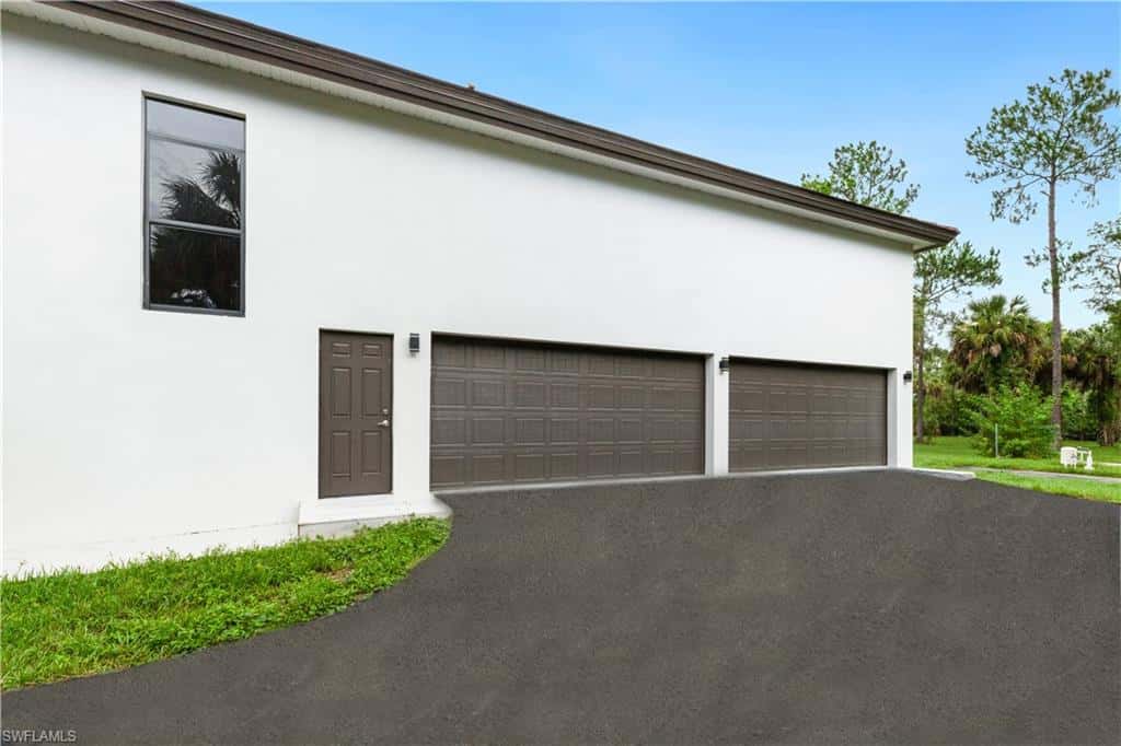 1361 Golden Gate Blvd, Naples, photo 4