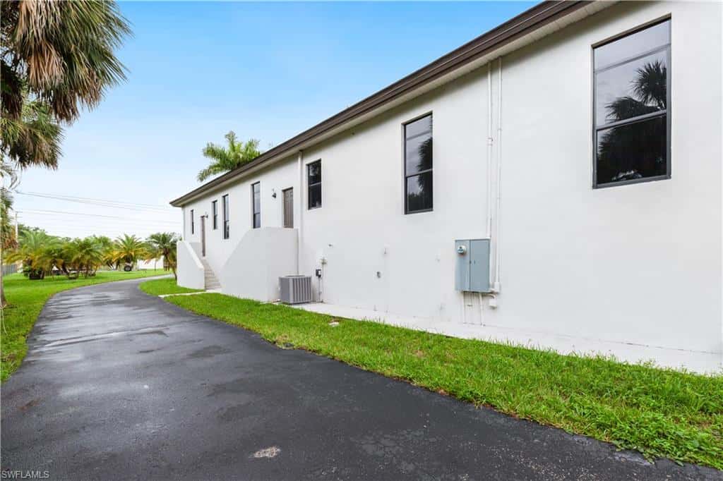 1361 Golden Gate Blvd, Naples, photo 8