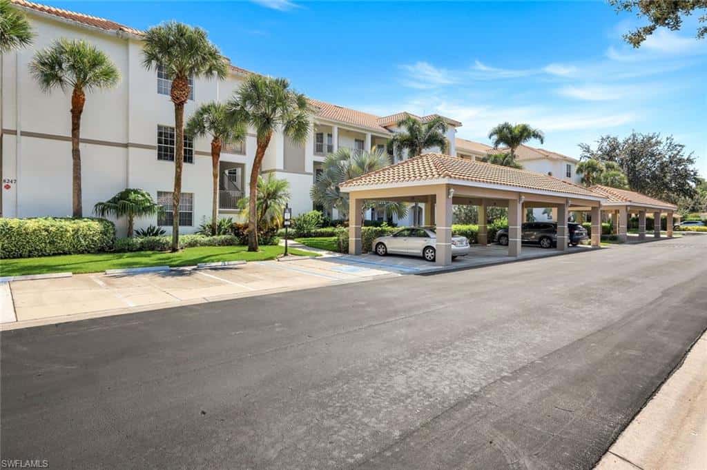 8247 Parkstone Pl #205, Naples, photo 4