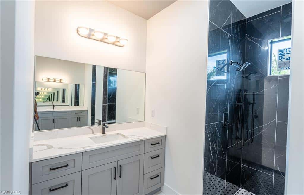 111 6th St, Cape Coral, photo 9