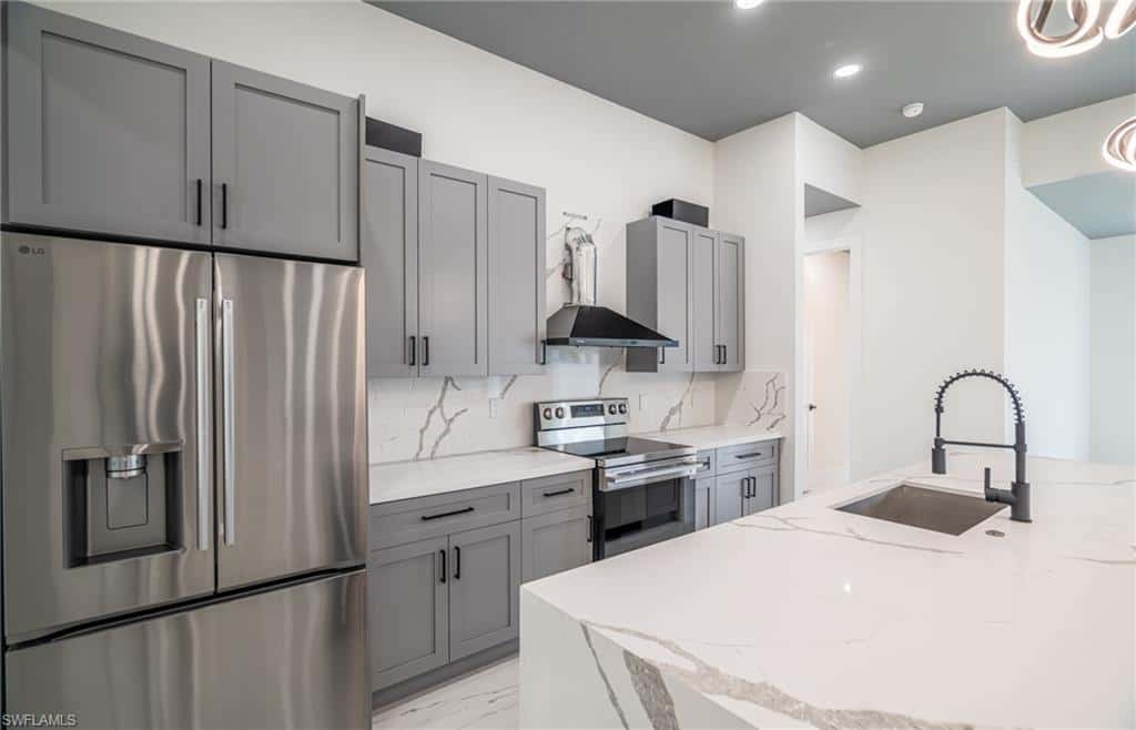 111 6th St, Cape Coral, photo 18