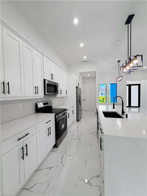 904 10th St, Lehigh Acres, photo 8