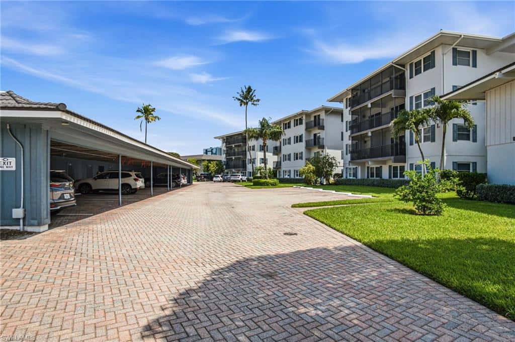 3400 Gulf Shore Blvd #l8, Naples, photo 32