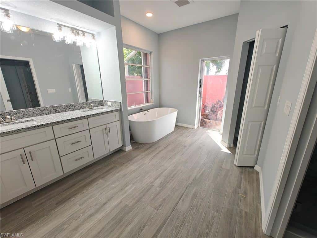 2105 53rd Ter, Cape Coral, photo 12