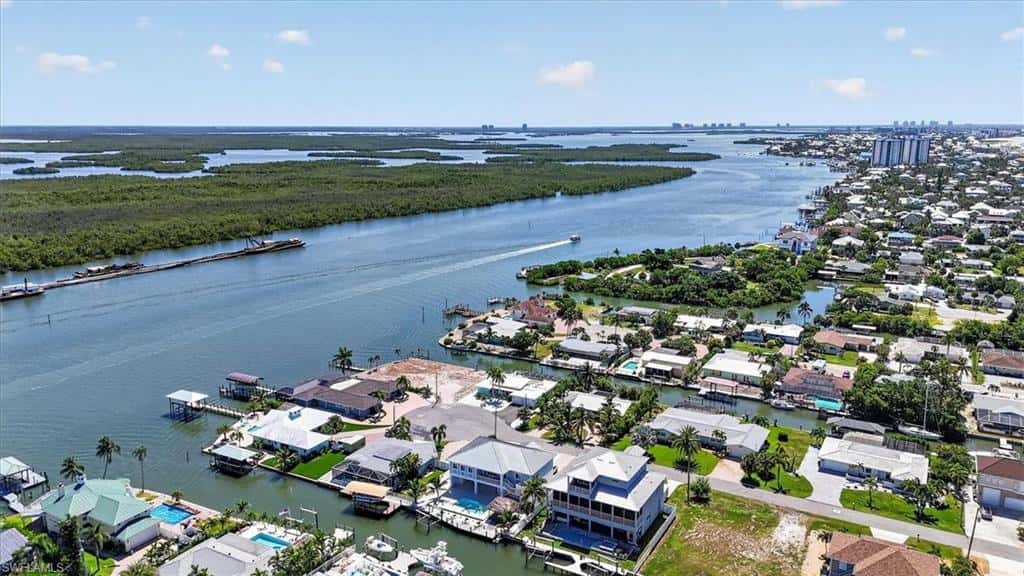 401 Donora Blvd, Fort Myers Beach, photo 46