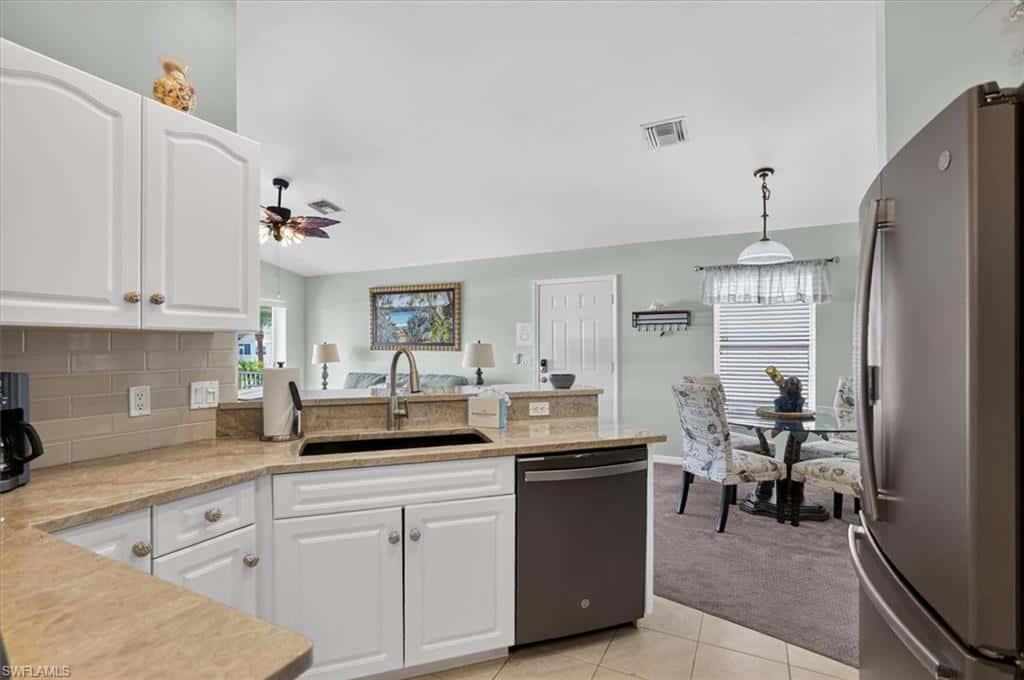 401 Donora Blvd, Fort Myers Beach, photo 33