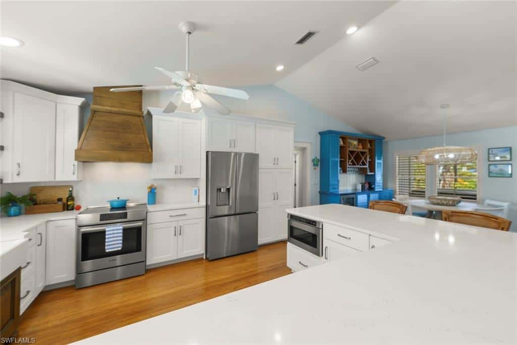 11940 Oakland Dr, Bokeelia, photo 9