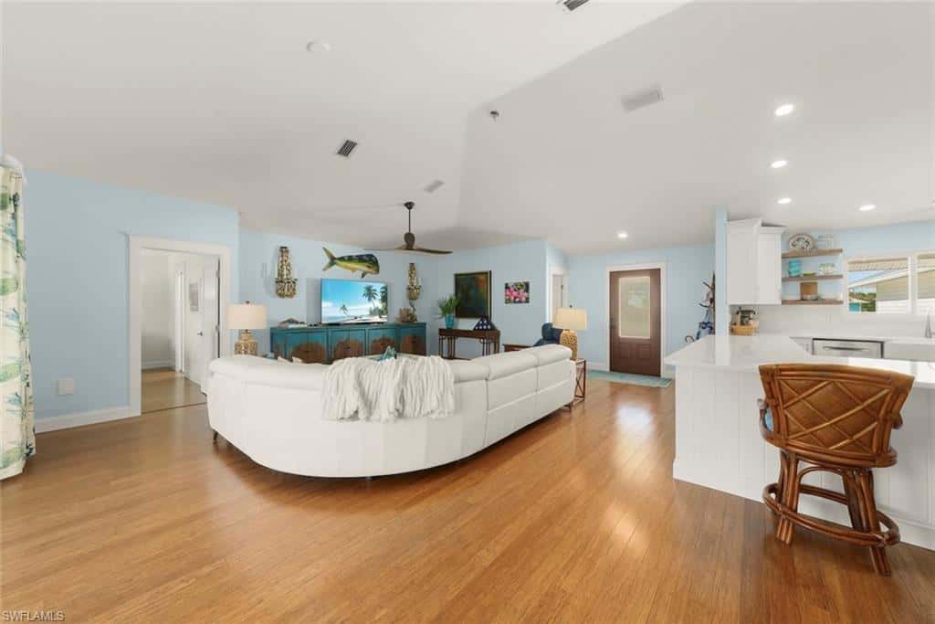 11940 Oakland Dr, Bokeelia, photo 4