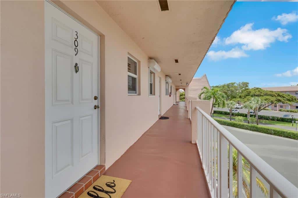 170 Turtle Lake Ct #309, Naples, photo 5