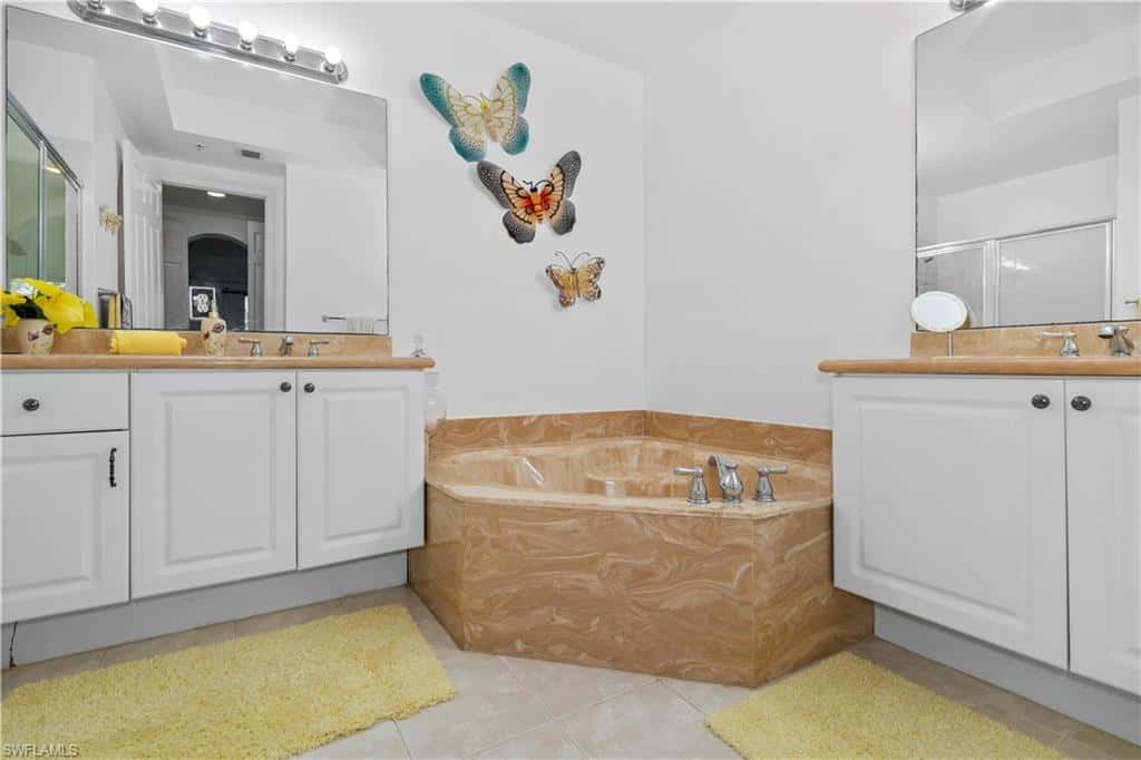 1405 Mariposa Cir #102, Naples, photo 16