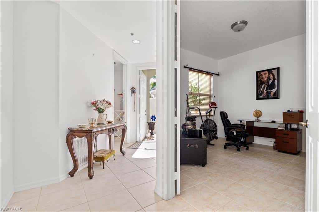 1405 Mariposa Cir #102, Naples, photo 28