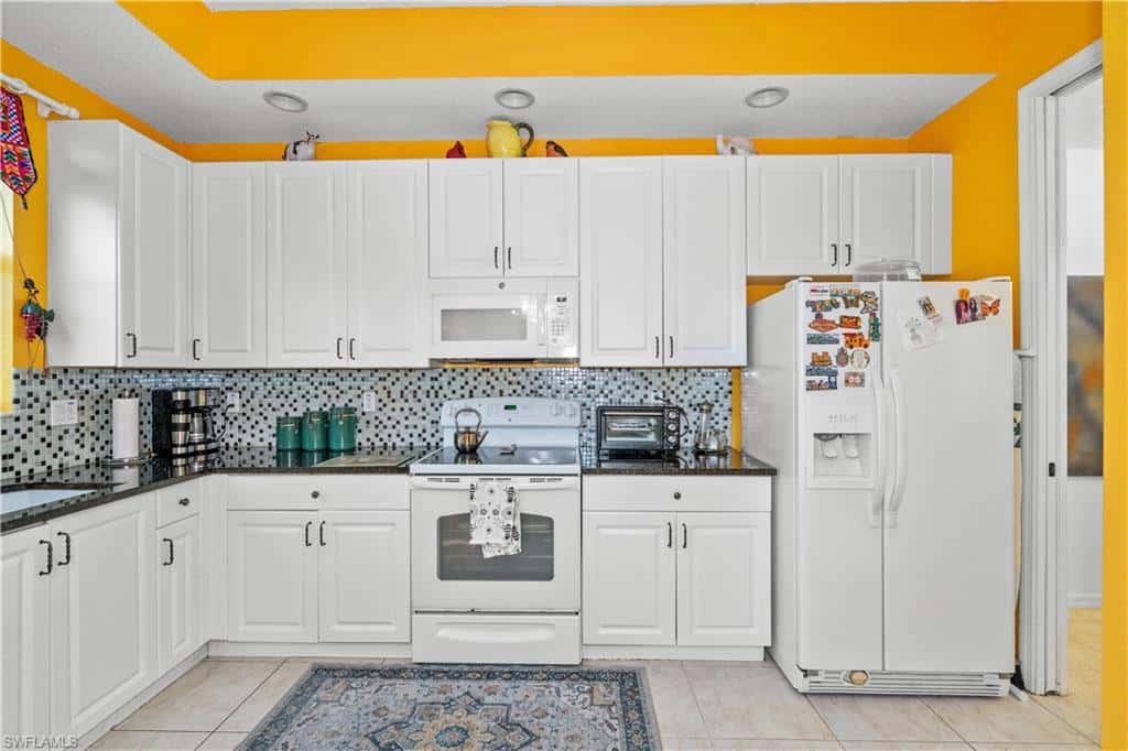 1405 Mariposa Cir #102, Naples, photo 5