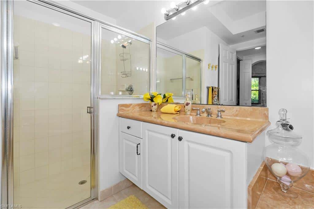 1405 Mariposa Cir #102, Naples, photo 15