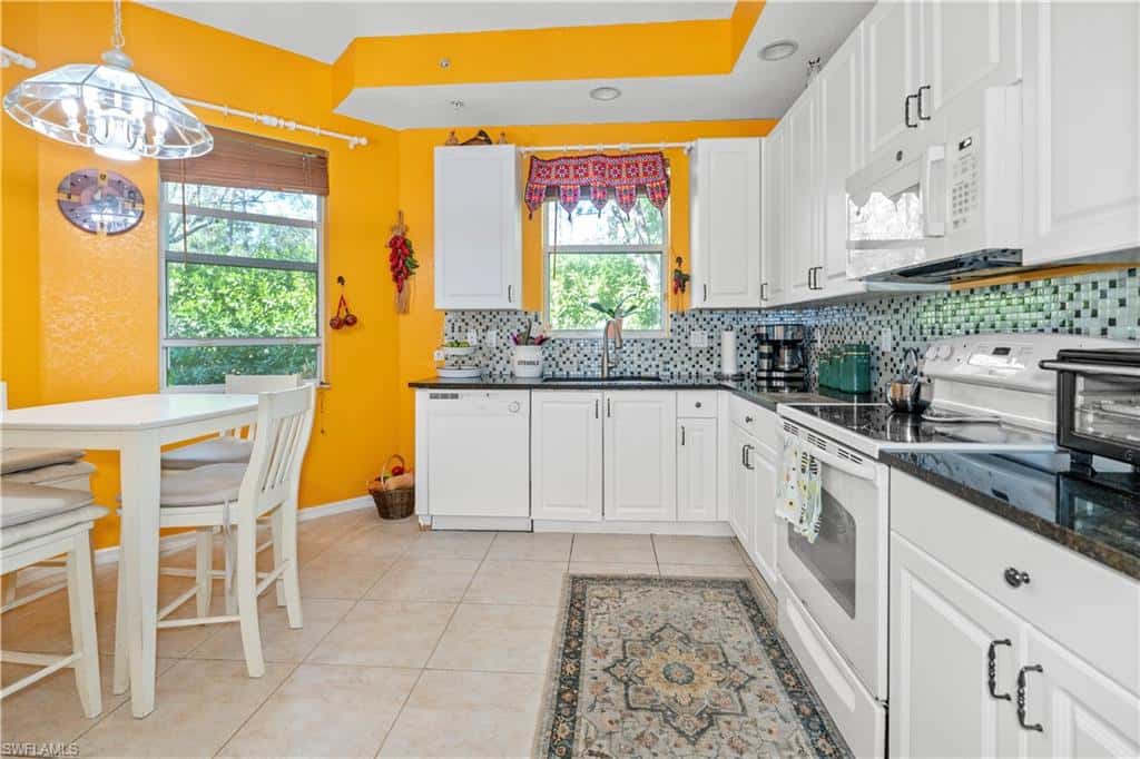 1405 Mariposa Cir #102, Naples, photo 4