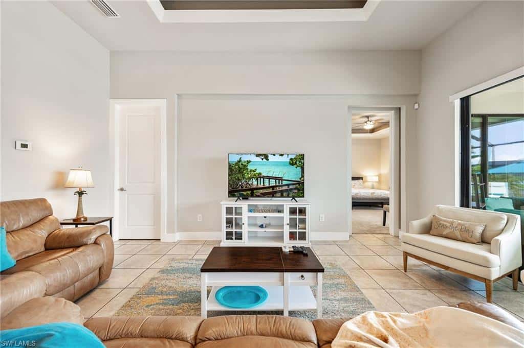 207 Gleason Pkwy, Cape Coral, photo 9