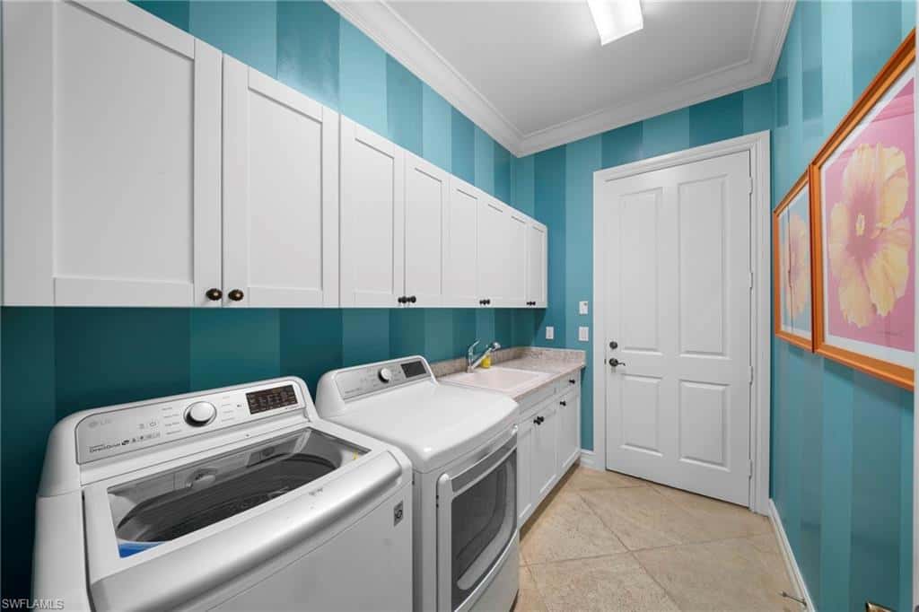6477 Costa Cir, Naples, photo 31