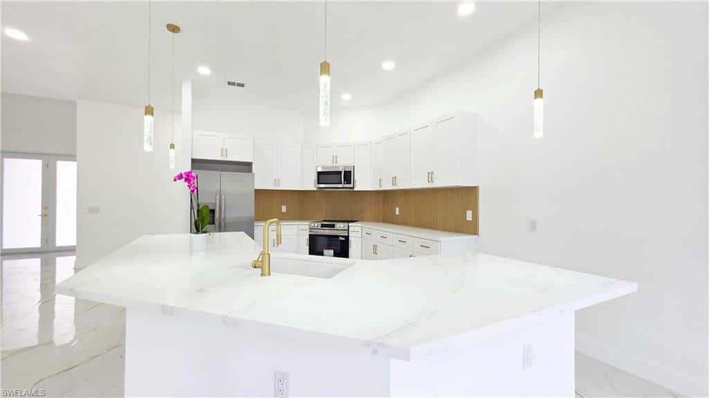 133 Hunting Club Ave, Clewiston, photo 9