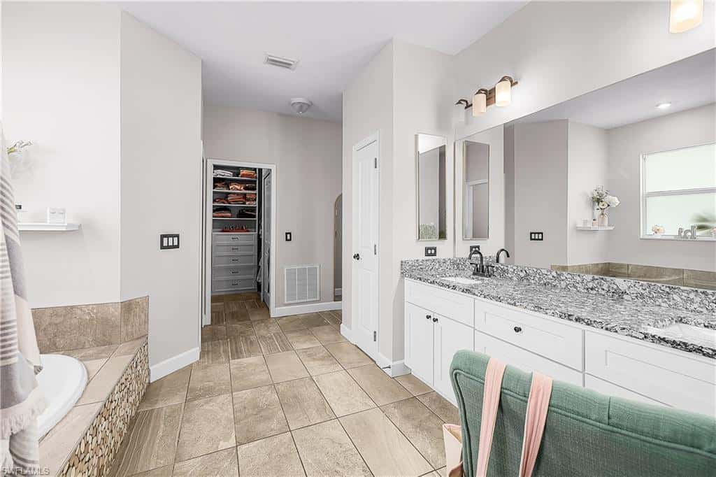 13961 Binghampton Dr, Fort Myers, photo 41