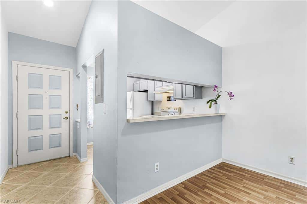 5857 Rattlesnake Hamm Rd #204, Naples, photo 6