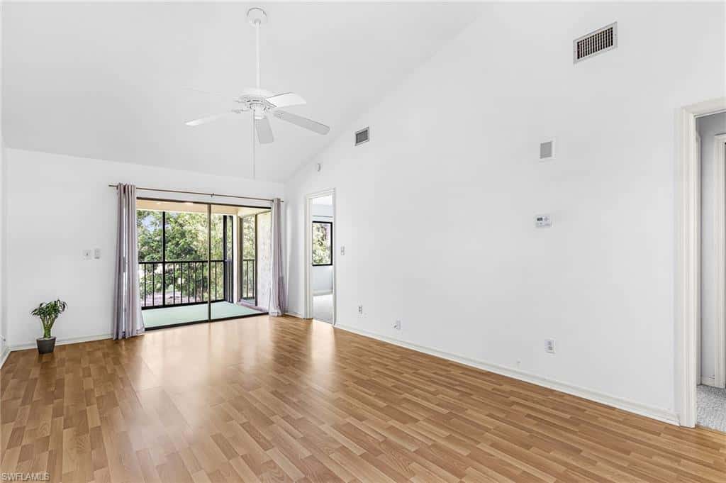5857 Rattlesnake Hamm Rd #204, Naples, photo 4