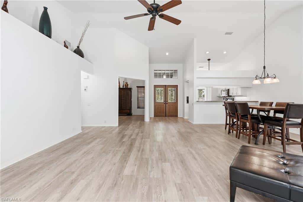 8185 Breton Cir, Fort Myers, photo 9