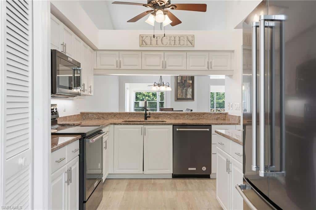 8185 Breton Cir, Fort Myers, photo 15