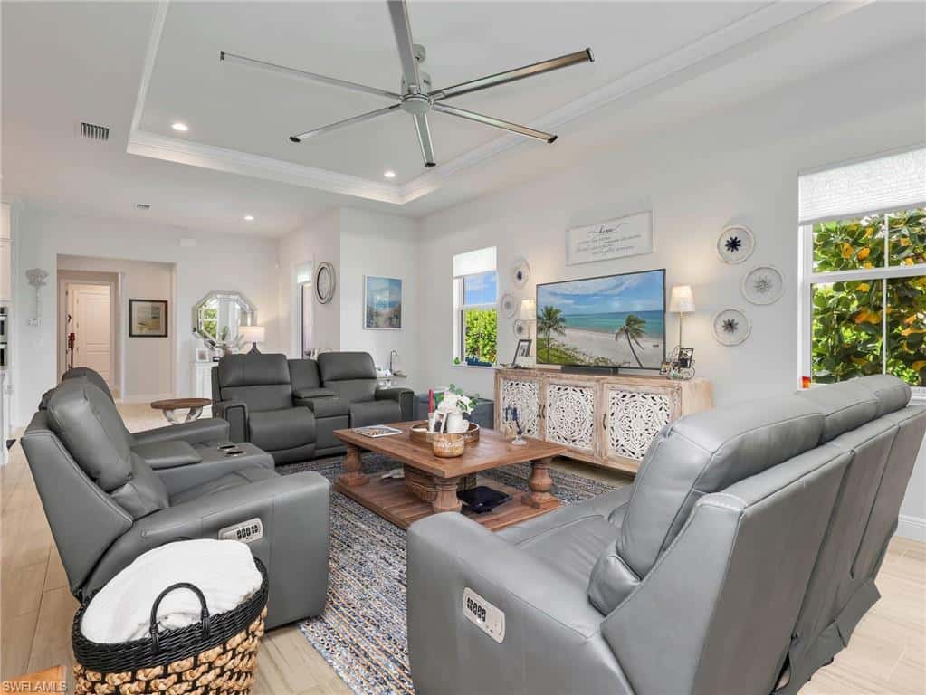 8958 Saint Lucia Dr, Naples, photo 15