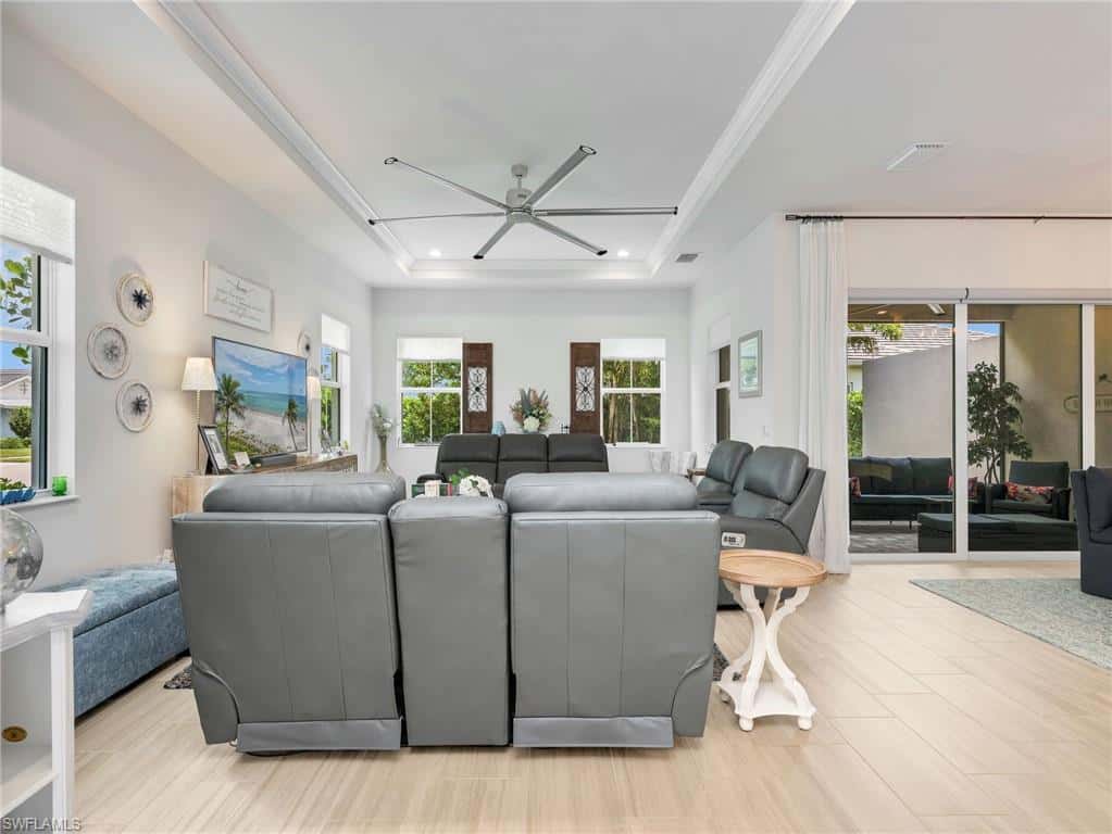 8958 Saint Lucia Dr, Naples, photo 11
