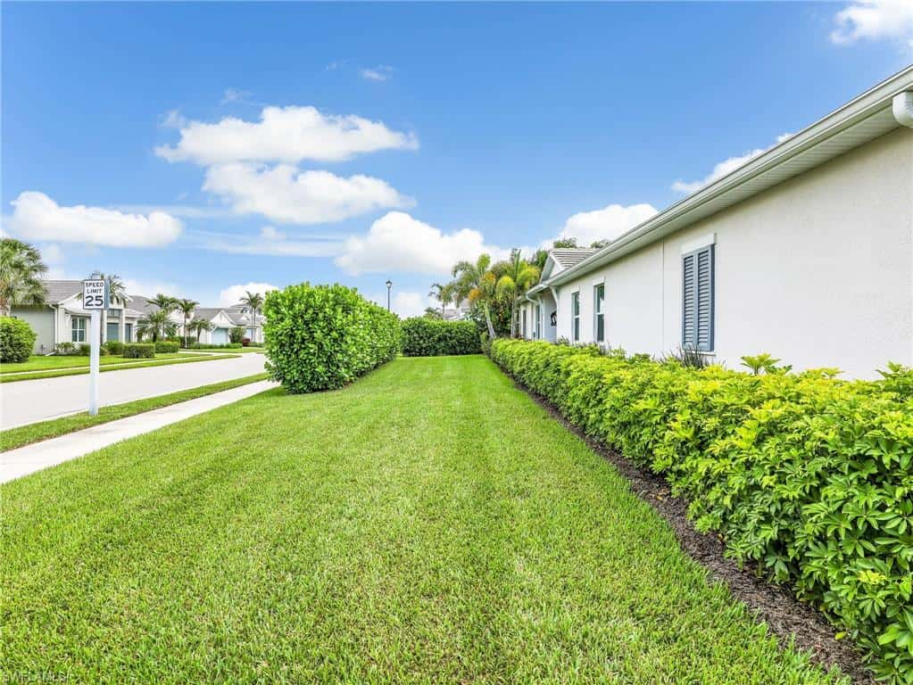 8958 Saint Lucia Dr, Naples, photo 29