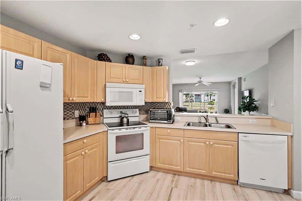 3031 Horizon Ln #2303, Naples, photo 9
