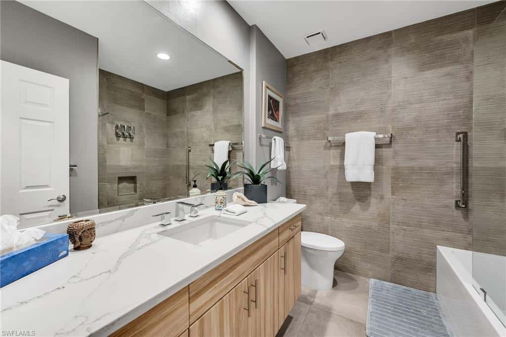 9380 Gulf Shore Dr #402, Naples, photo 17