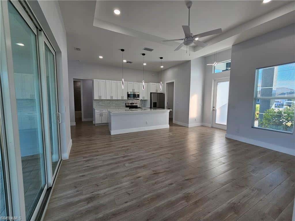 1425 1st St, Cape Coral, photo 9
