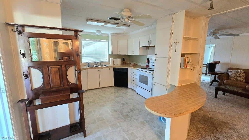 537 Charlemagne Blvd, Naples, photo 9