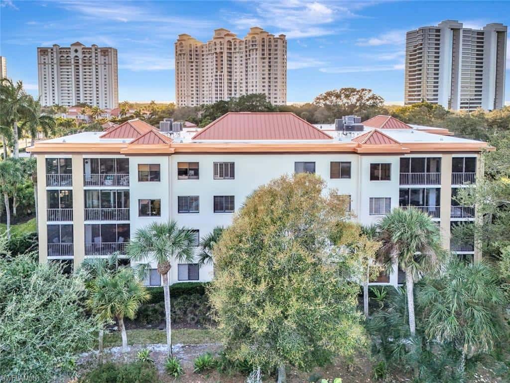 6820 Pelican Bay Blvd #133, Naples, photo 34
