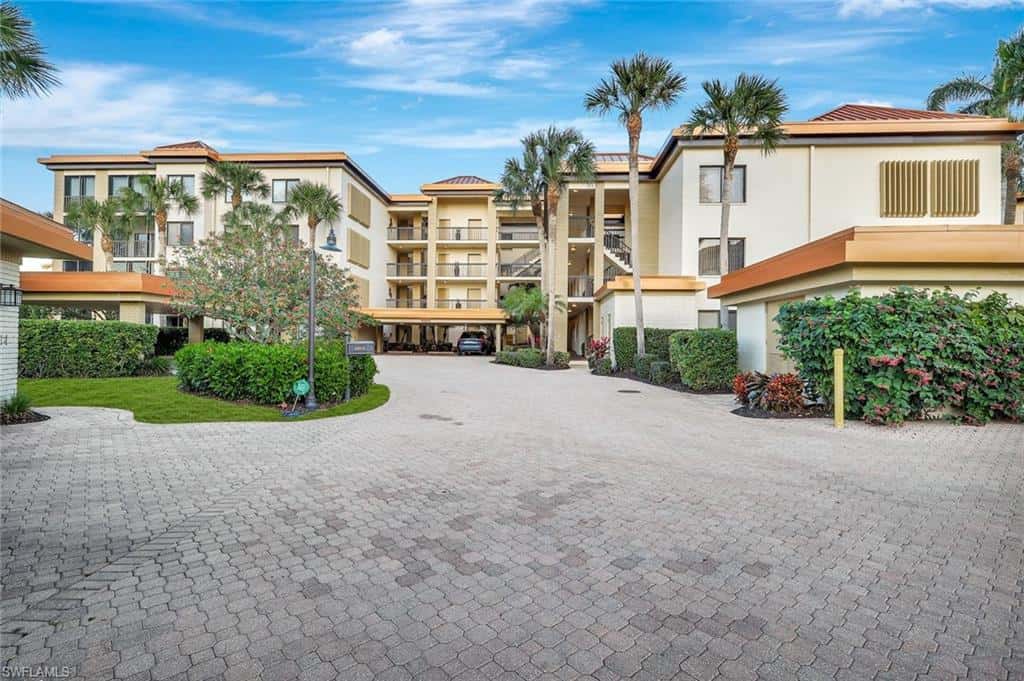 6820 Pelican Bay Blvd #133, Naples, photo 31