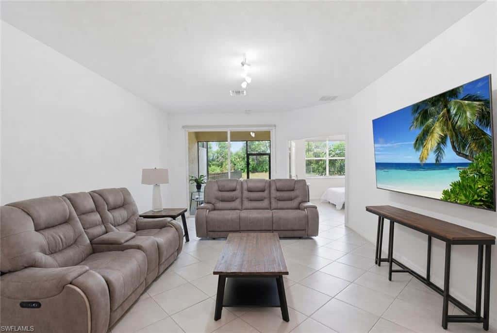 1648 Alameda Dr, Naples, photo 5