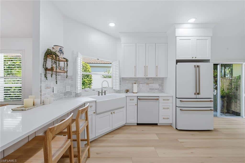 5900 Fountain Dr, Naples, photo 8