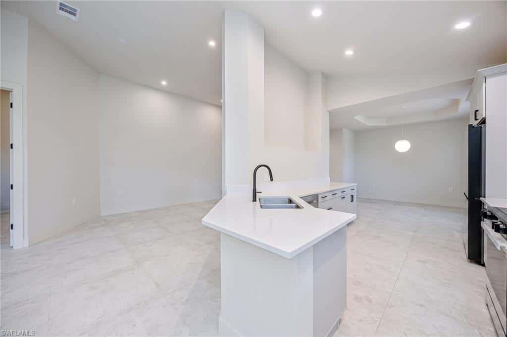 7128 Timberland Cir #201, Naples, photo 9