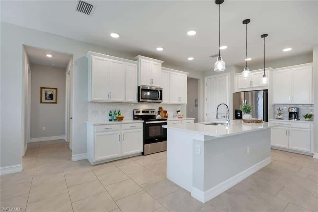 18725 Lake Hammock Dr, Naples, photo 28