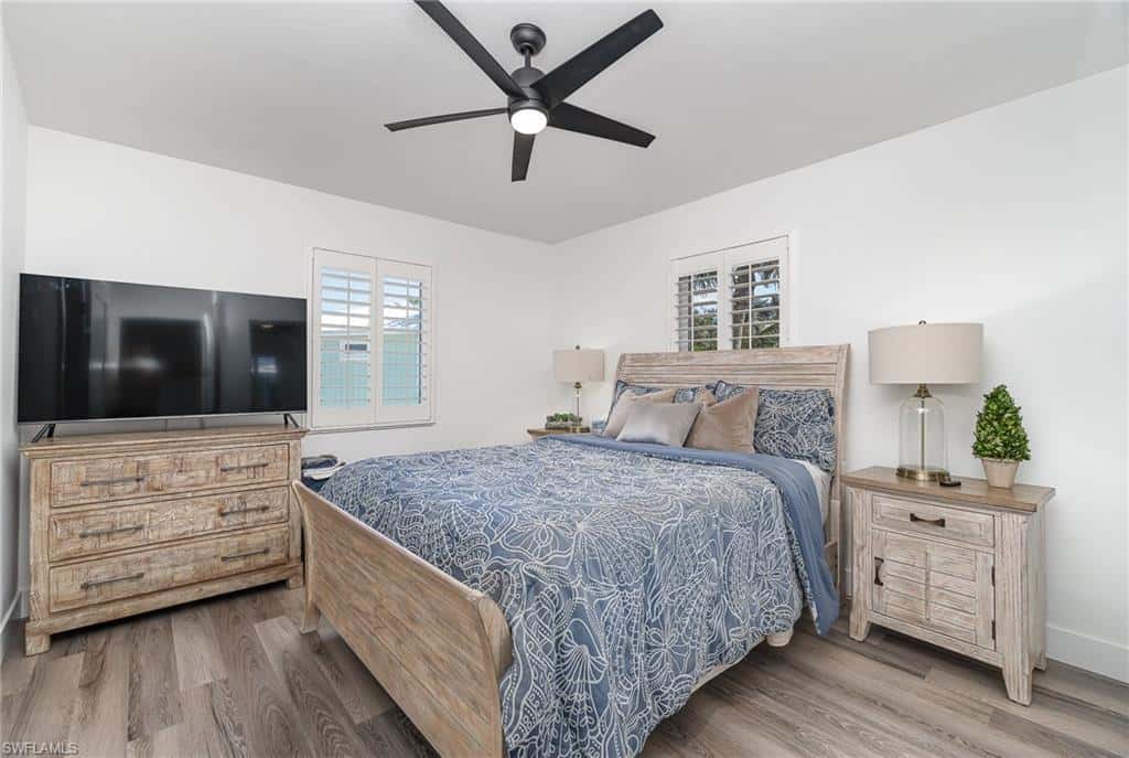 1720 Middle Gulf Dr, Sanibel, photo 21